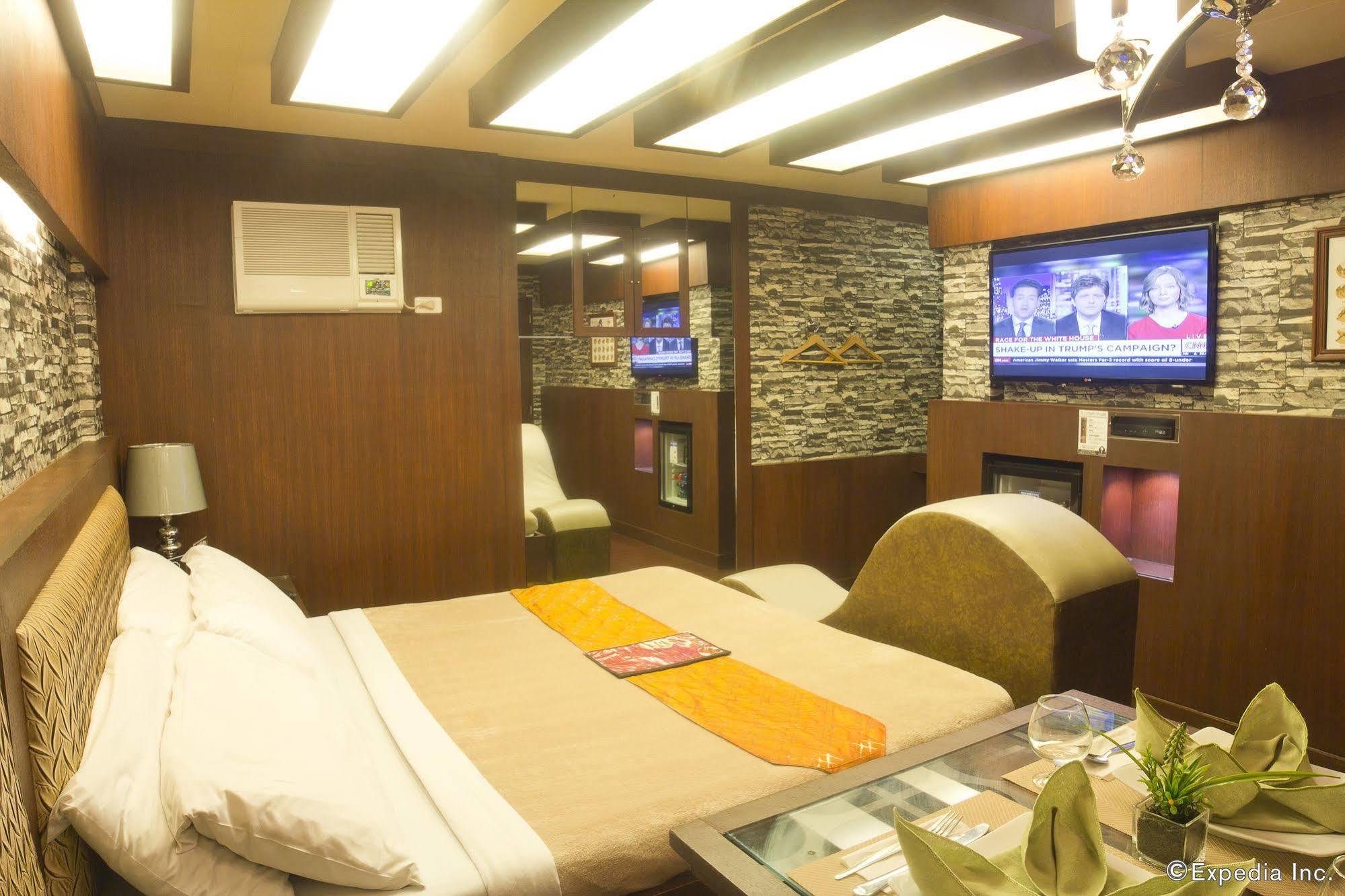 Victoria Court Las Piñas מראה חיצוני תמונה