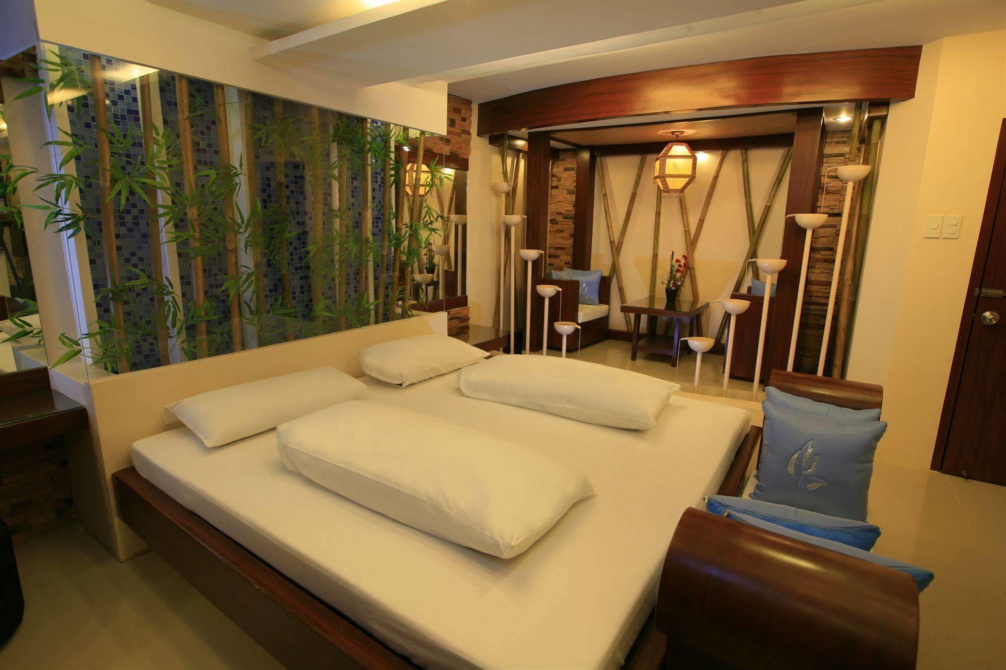 Victoria Court Las Piñas מראה חיצוני תמונה
