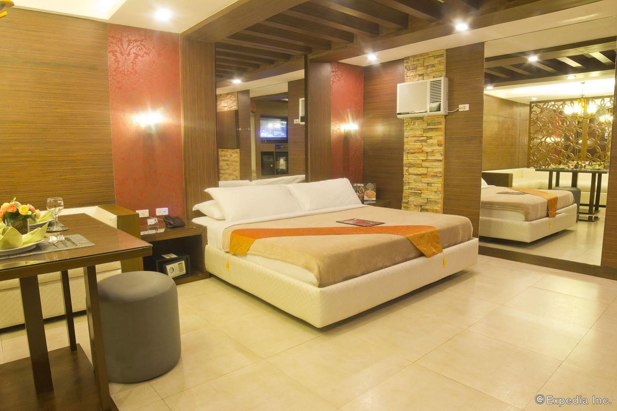 Victoria Court Las Piñas מראה חיצוני תמונה