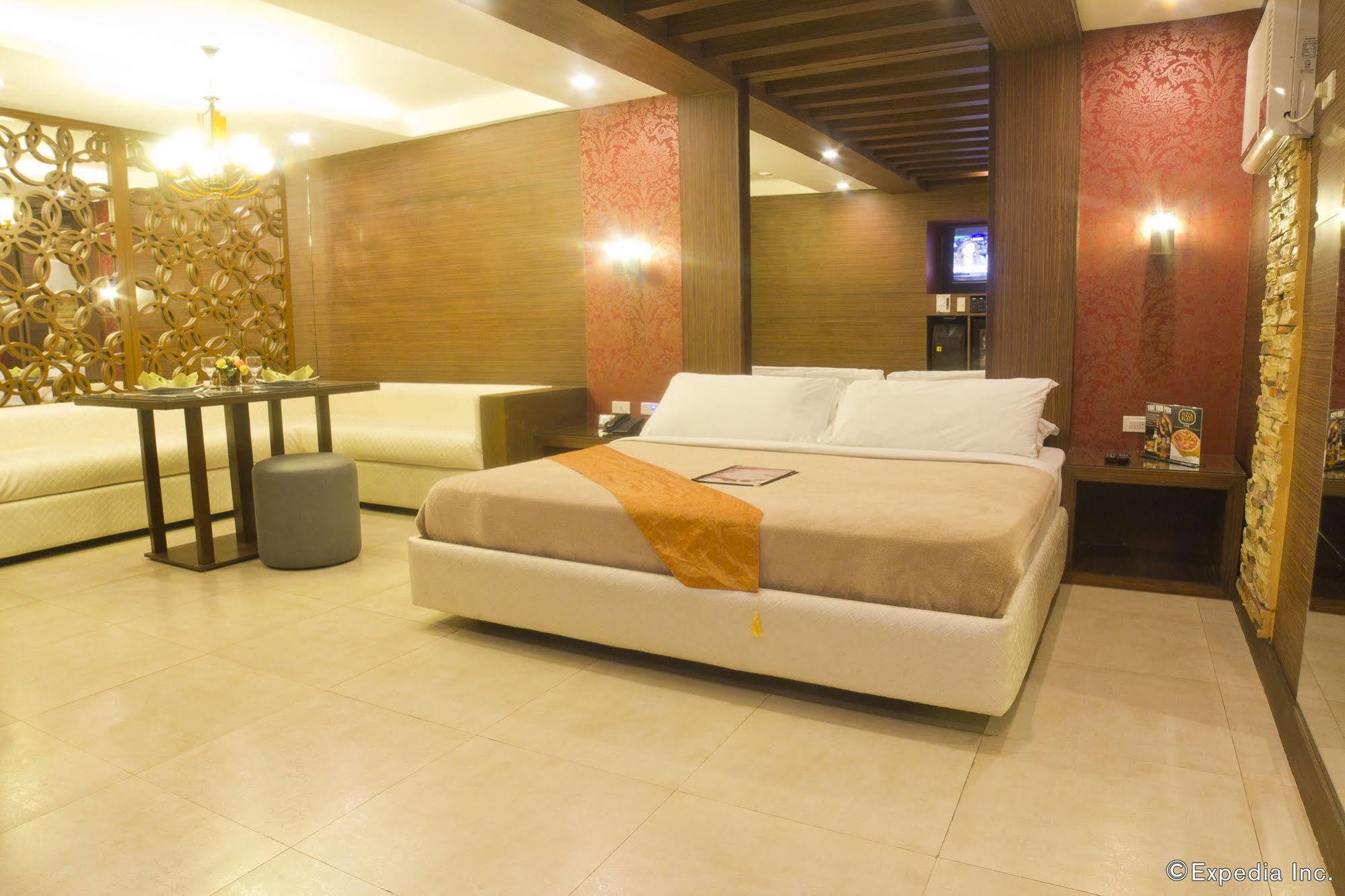 Victoria Court Las Piñas מראה חיצוני תמונה