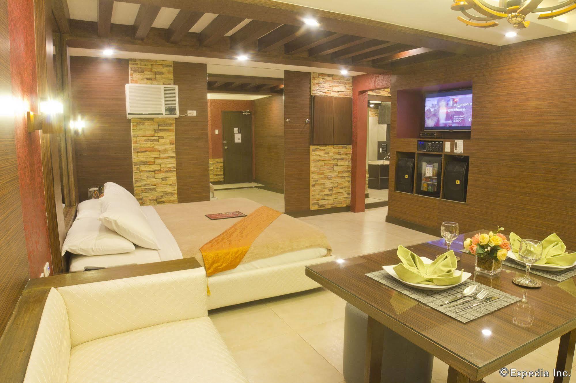 Victoria Court Las Piñas מראה חיצוני תמונה
