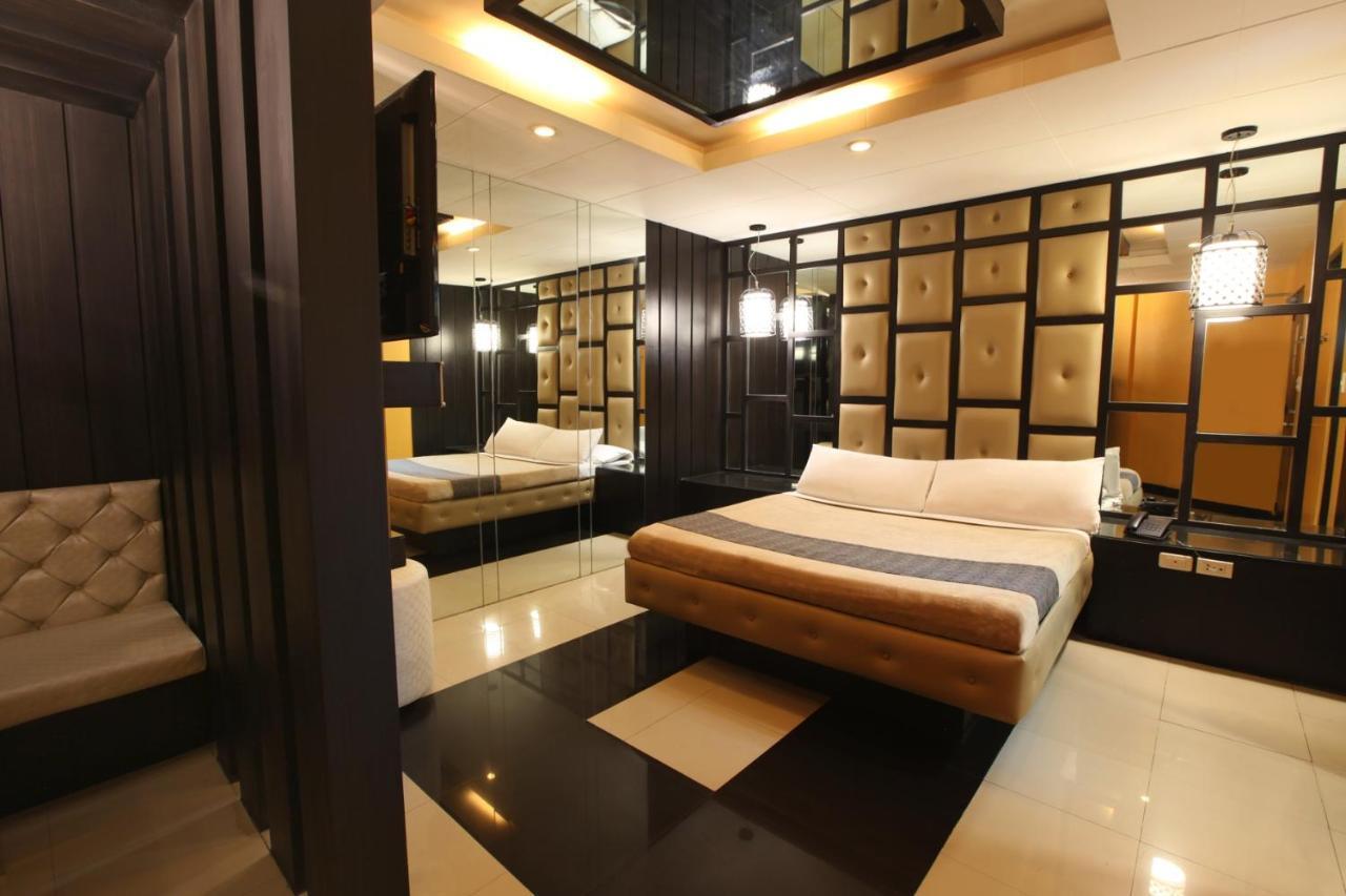 Victoria Court Las Piñas מראה חיצוני תמונה